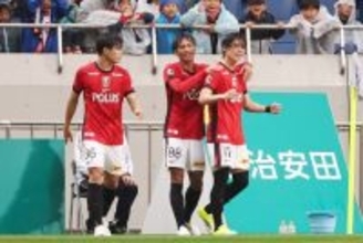 喜ぶ小森　Ｊリーグ