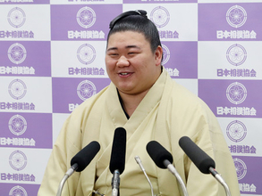 藤ノ川、勝ち越し目指して