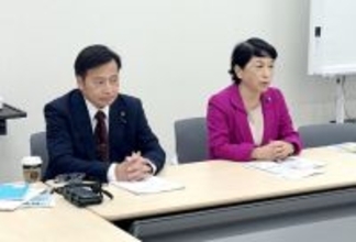 福島社民党首、新垣氏を慰留