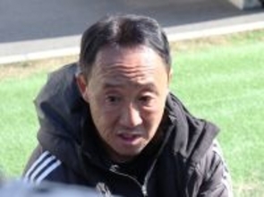 取材に応じる黒田監督