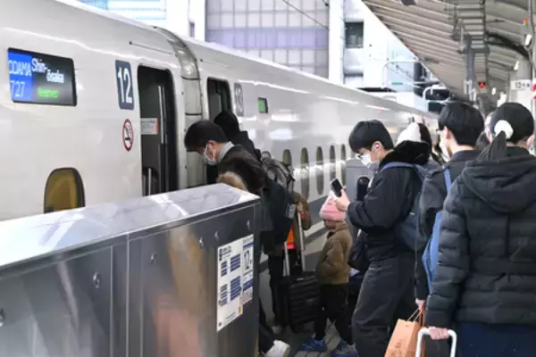 年末年始のＪＲ利用、５％増＝１日当たり利用者、過去最多に