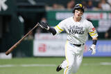 「栗原の２本目の２ラン　プロ野球」の画像1