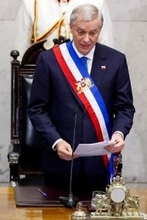 カスト大統領が就任