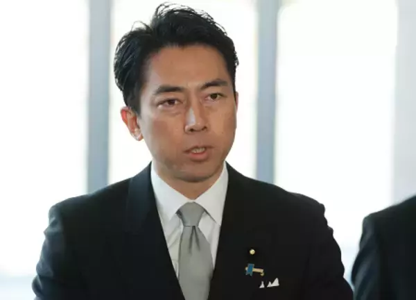 ホルムズ、緊密に意思疎通