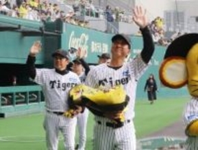 阪神が優勝報告会＝藤川監督らファンに感謝―プロ野球