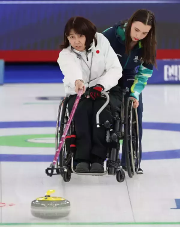 ストーンを放つ小川