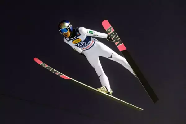 小林陵の飛躍　Ｗ杯ジャンプ男子