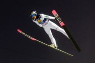 小林陵の飛躍　Ｗ杯ジャンプ男子