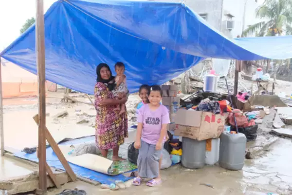 死者１１００人超、５０万人避難