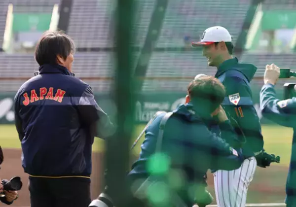 合宿初日から頼れる存在＝ダルビッシュと松井秀喜さん―侍ジャパン