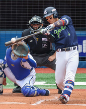 ヤクルト、粘りも積極性も＝一回に６得点の猛攻―プロ野球