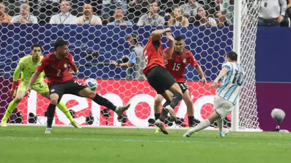 メッシの同点ゴール　Ｗ杯サッカー