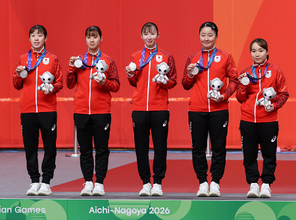 銀メダルの日本女子　アジア大会