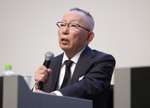 ファストリ、売上高３．９兆円
