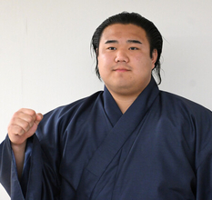 スフバットら８人が受検＝大相撲初場所の新弟子検査