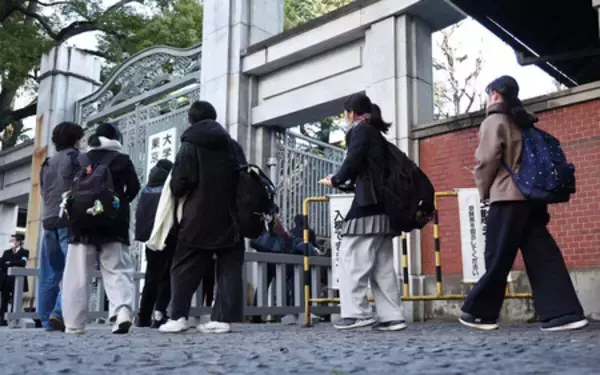 共通テスト開始＝初のウェブ出願制、４９万人志願