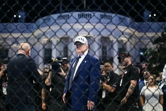 米建国２５０周年、トランプ氏が独自集会 超党派組織との対立鮮明に