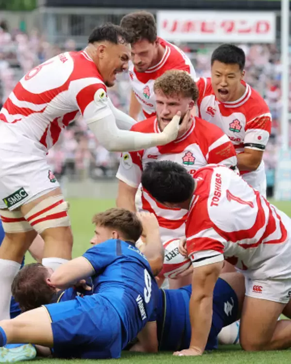 ディアンズを祝福する日本代表