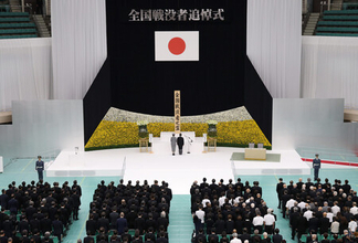 終戦８１年、平和誓い＝天皇陛下「深い反省」―遺族、戦後生まれ半数超・戦没者追悼式