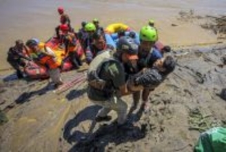 豪雨の死者４４２人に
