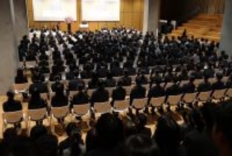 ファーストリテイリングの入社式