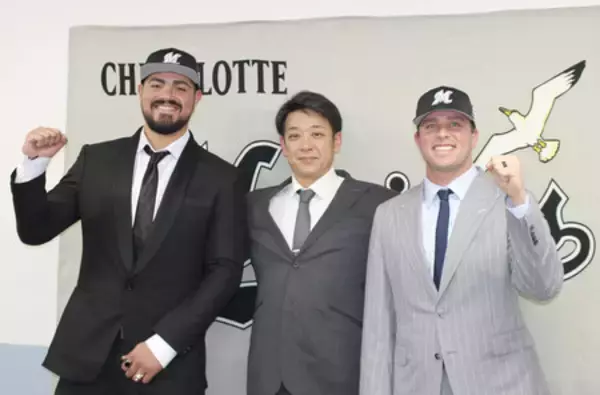 ロングら入団会見＝プロ野球・ロッテ