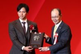 ベストナイン賞を受賞した宗山