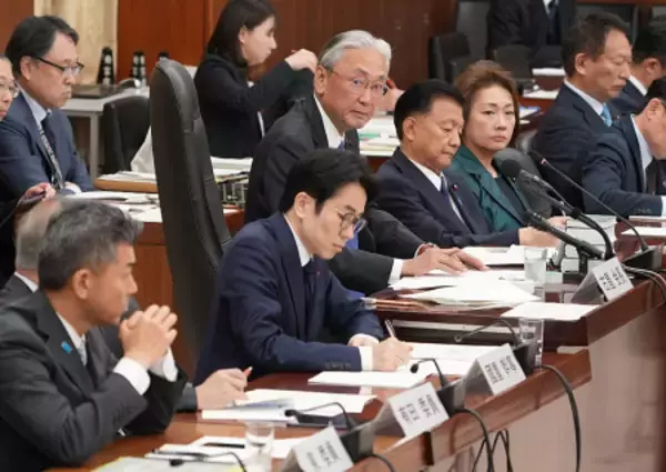 憲法改正、与党が加速狙う