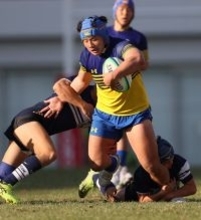 タックルを受ける土肥　高校ラグビー