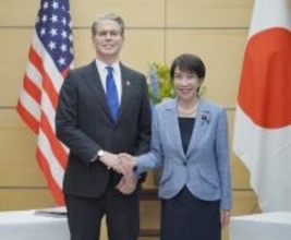 ベセント米財務長官と会談する高市首相