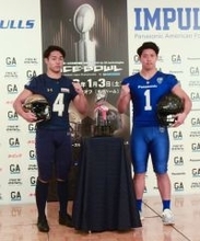 ポーズを取る両主将