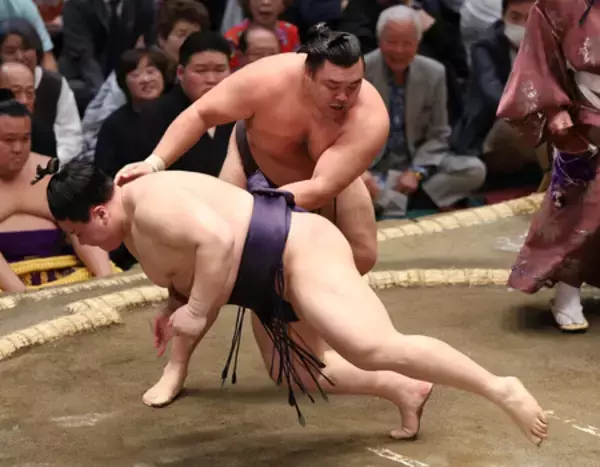 霧島、２連勝＝豊昇龍が休場、横綱不在に―大相撲夏場所２日目