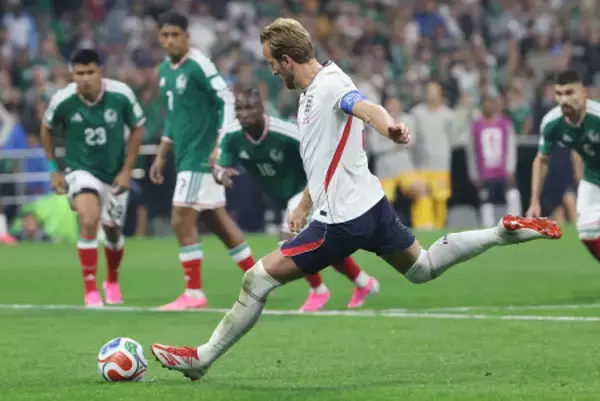 ＰＫを決めるケーン　Ｗ杯サッカー
