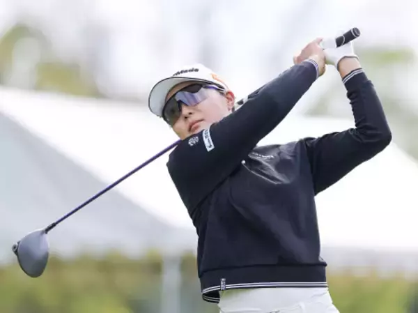 高橋彩のティーショット　ゴルフ