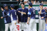 「喜ぶ渡辺ら　プロ野球」の画像1