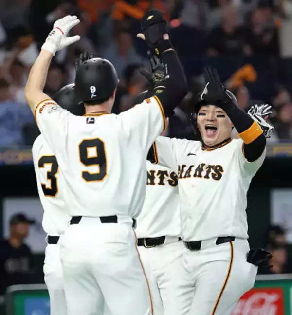 逆転満塁本塁打の丸　プロ野球