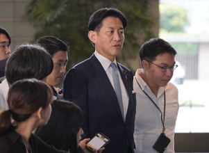 小林氏、引き続き要職に
