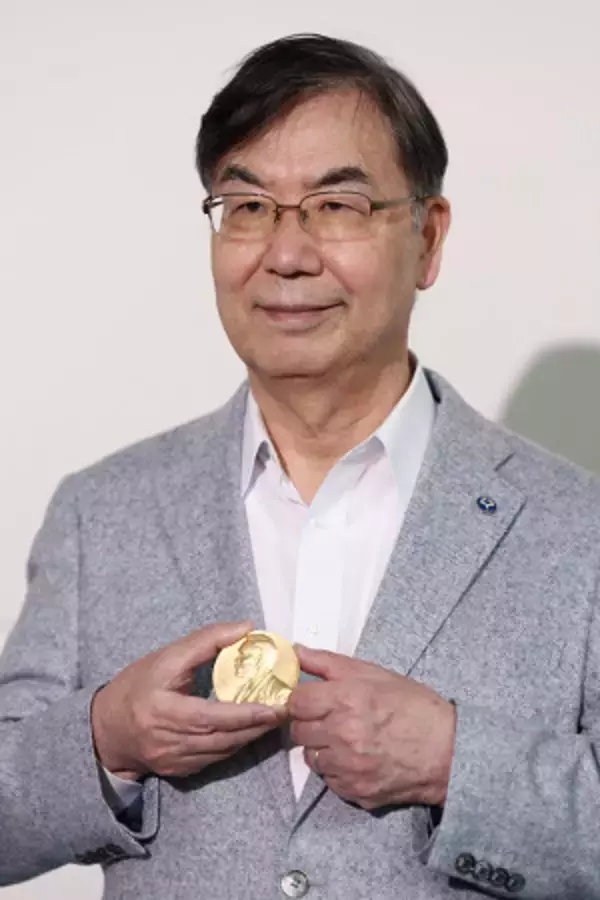 ノーベル授賞式から帰国