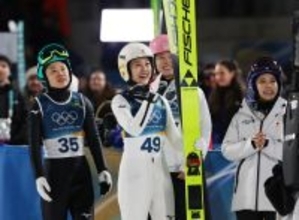 笑顔を見せる丸山　五輪