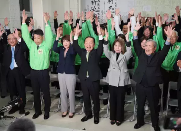 名護市長選、現職が３選確実