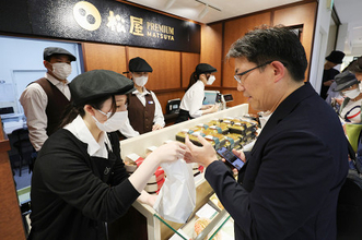 高級牛めし、百貨店で提供