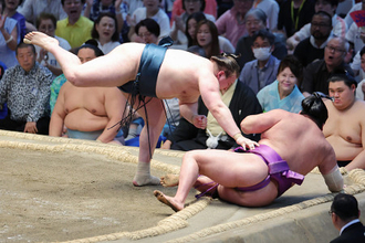 安青錦の寄り倒し