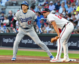 四球で出塁した大谷　大リーグ