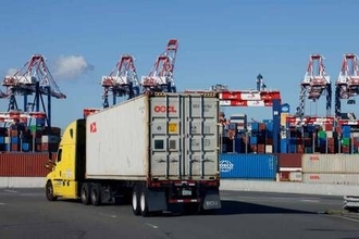 米貿易赤字、１６年ぶり低水準＝４割減、３カ月連続縮小―１０月