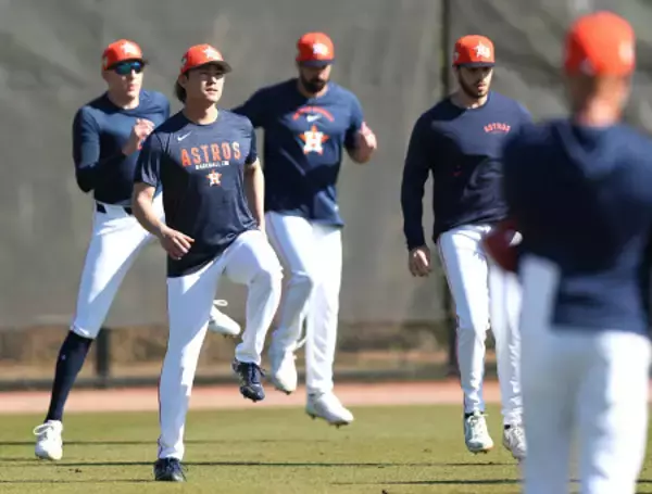 ウオーミングアップする今井　大リーグ