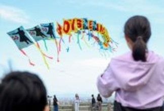「少年よ、大空に舞え」