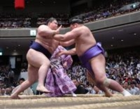 攻める若ノ勝