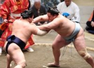 攻める琴勝峰