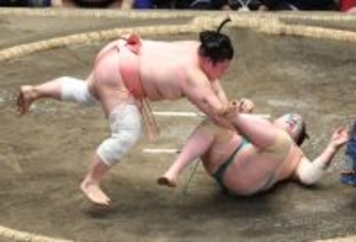 宇良の押し倒し