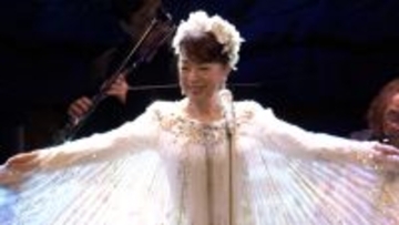 歌手生活60周年のジュディ・オング、代表曲「魅せられて」の苦労を明かす